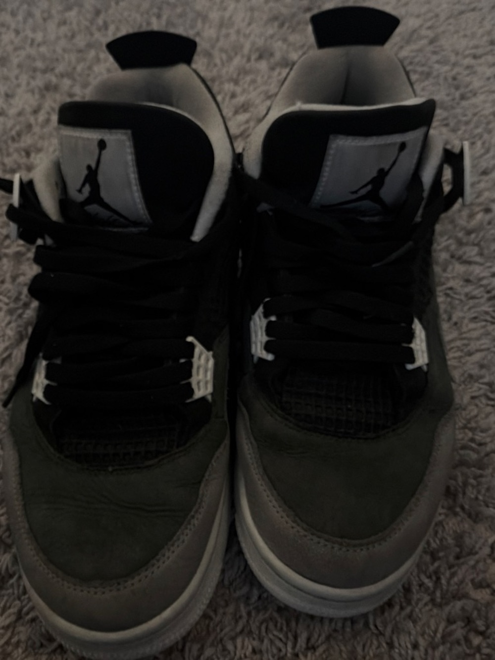 Jordan 4’s black olive 10 in Men’s lightly used